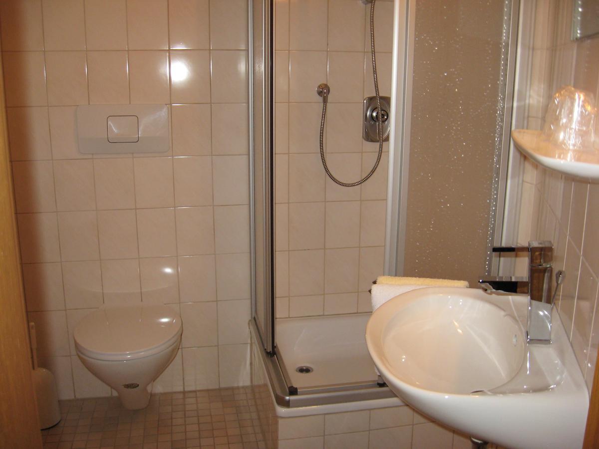 Hotel-Gasthof Zum Hirschen Durrwangen 객실 사진